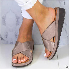 Oversized Light-Soled Sandals for Comfortable Wear